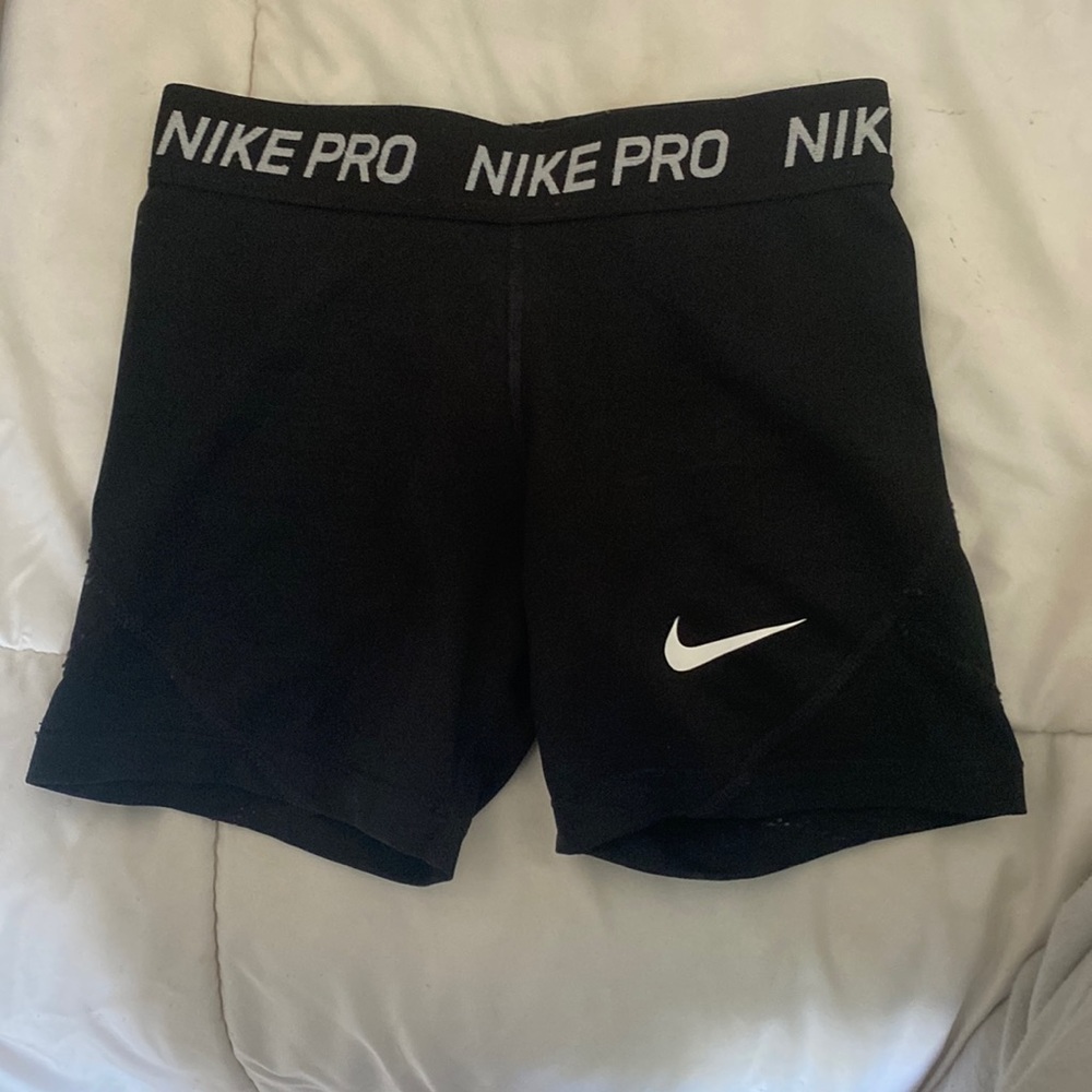 black nike pro shorts